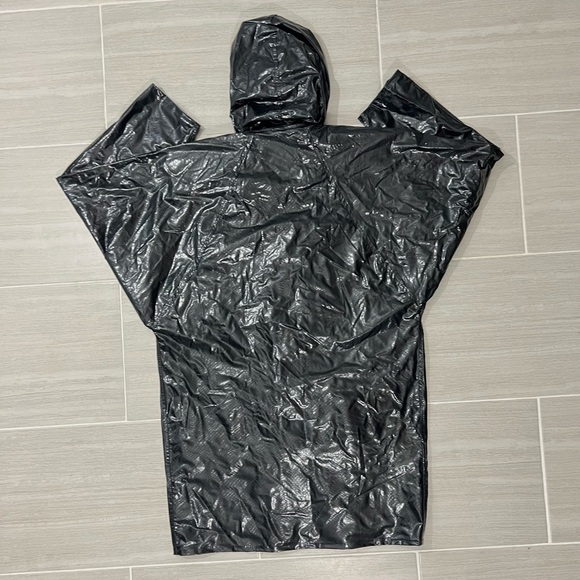 Vtg Slippery When Wet Rain Coat Wipette Women's Sz M Black Vinyl Rainbow Zipper - Picture 2 of 10